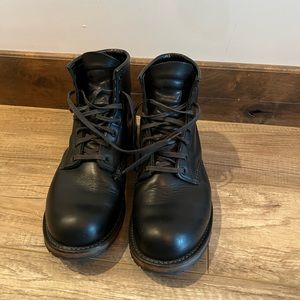 RED WING BLACKSMITH
MEN'S 6-INCH BOOT IN BLACK PRAIRIE LEATHER